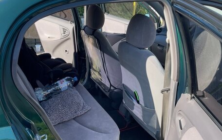 Toyota Platz, 2000 год, 390 000 рублей, 10 фотография