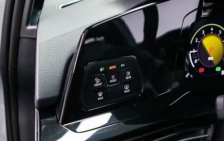 Volkswagen Golf VIII, 2022 год, 2 200 000 рублей, 12 фотография
