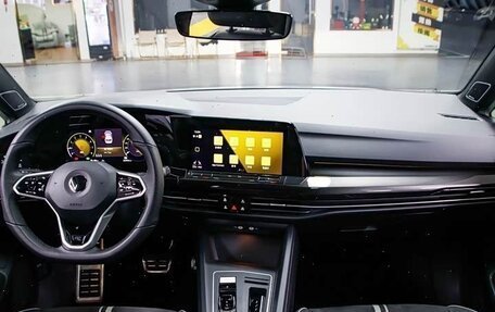 Volkswagen Golf VIII, 2022 год, 2 200 000 рублей, 10 фотография