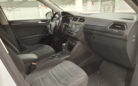 Volkswagen Tiguan II, 2017 год, 2 299 000 рублей, 13 фотография