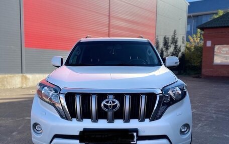 Toyota Land Cruiser Prado 150 рестайлинг 2, 2016 год, 3 500 000 рублей, 5 фотография