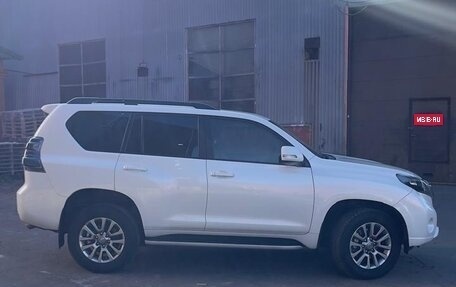 Toyota Land Cruiser Prado 150 рестайлинг 2, 2016 год, 3 500 000 рублей, 2 фотография