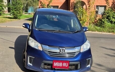 Honda Freed I, 2016 год, 990 000 рублей, 2 фотография