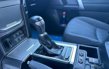 Toyota Land Cruiser Prado 150 рестайлинг 2, 2019 год, 5 250 000 рублей, 18 фотография