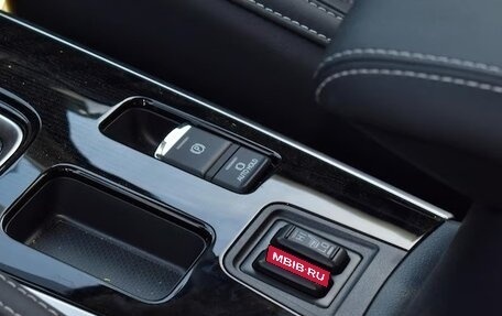 Mitsubishi Outlander III рестайлинг 3, 2022 год, 2 550 000 рублей, 17 фотография