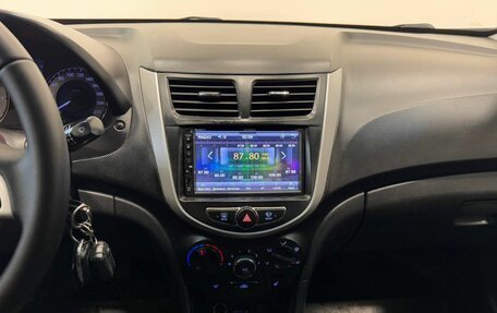 Hyundai Solaris II рестайлинг, 2013 год, 945 000 рублей, 17 фотография