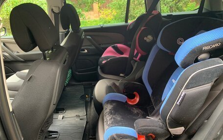 Citroen C4 Picasso II рестайлинг, 2016 год, 1 499 000 рублей, 9 фотография