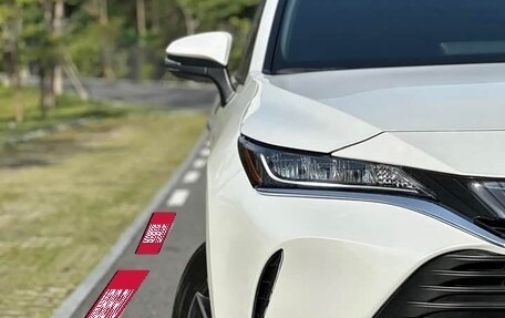 Toyota Harrier, 2022 год, 2 950 000 рублей, 4 фотография