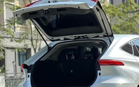 Toyota Harrier, 2022 год, 2 950 000 рублей, 27 фотография