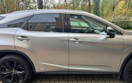 Lexus RX IV рестайлинг, 2018 год, 4 200 000 рублей, 7 фотография