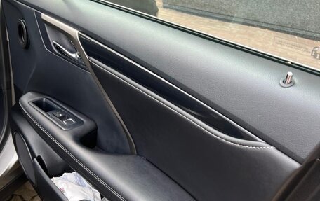 Lexus RX IV рестайлинг, 2018 год, 4 200 000 рублей, 10 фотография