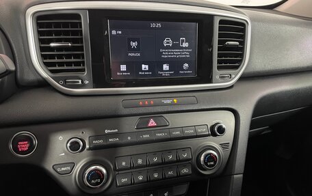 KIA Sportage IV рестайлинг, 2019 год, 2 340 000 рублей, 21 фотография