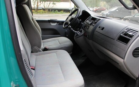 Volkswagen Caravelle T5, 2003 год, 850 000 рублей, 28 фотография
