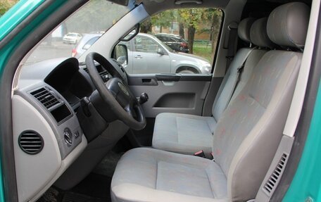Volkswagen Caravelle T5, 2003 год, 850 000 рублей, 32 фотография