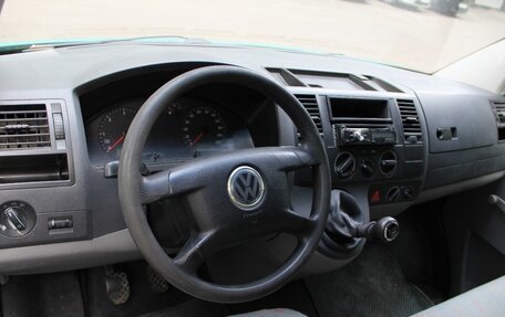 Volkswagen Caravelle T5, 2003 год, 850 000 рублей, 33 фотография