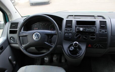 Volkswagen Caravelle T5, 2003 год, 850 000 рублей, 35 фотография