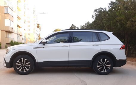 Volkswagen Tiguan II, 2022 год, 3 000 000 рублей, 10 фотография