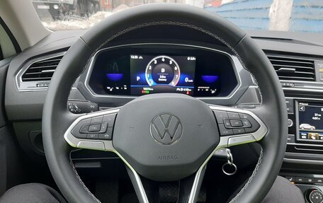 Volkswagen Tiguan II, 2022 год, 3 000 000 рублей, 18 фотография