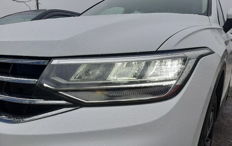 Volkswagen Tiguan II, 2022 год, 3 000 000 рублей, 21 фотография