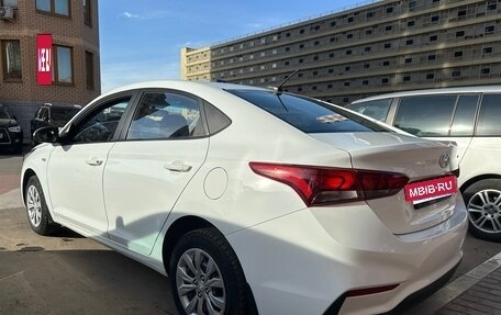 Hyundai Solaris II рестайлинг, 2017 год, 780 000 рублей, 3 фотография