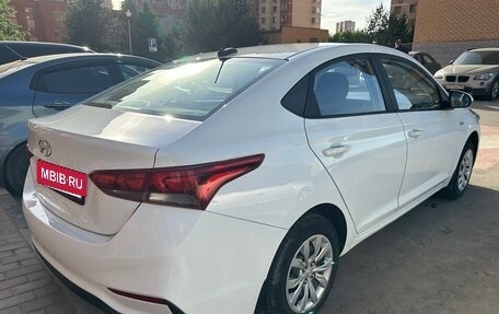 Hyundai Solaris II рестайлинг, 2017 год, 780 000 рублей, 4 фотография