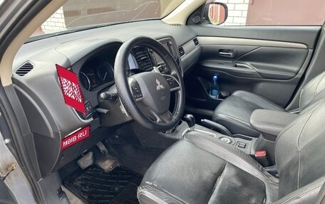Mitsubishi Outlander III рестайлинг 3, 2012 год, 1 250 000 рублей, 7 фотография