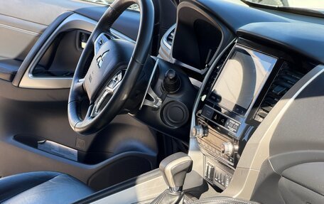 Mitsubishi Pajero Sport III рестайлинг, 2021 год, 3 750 000 рублей, 9 фотография