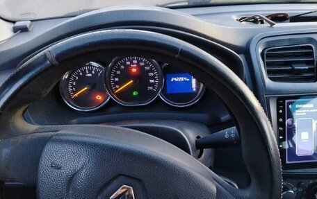 Renault Logan II, 2017 год, 505 000 рублей, 4 фотография