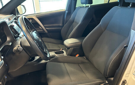 Toyota RAV4, 2018 год, 2 550 000 рублей, 12 фотография