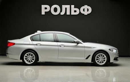 BMW 5 серия, 2019 год, 3 650 000 рублей, 2 фотография