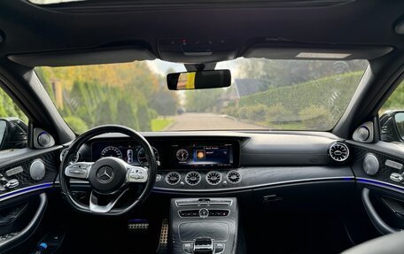 Mercedes-Benz E-Класс, 2019 год, 3 400 000 рублей, 10 фотография