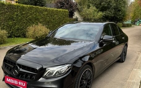 Mercedes-Benz E-Класс, 2019 год, 3 400 000 рублей, 2 фотография