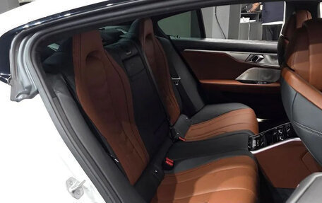 BMW 8 серия, 2024 год, 9 200 000 рублей, 11 фотография