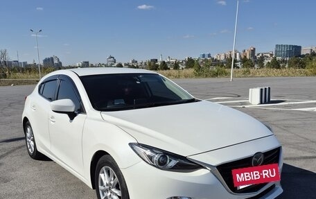 Mazda Axela, 2015 год, 1 340 000 рублей, 2 фотография