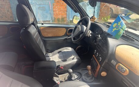 Chevrolet Niva I рестайлинг, 2003 год, 210 000 рублей, 3 фотография