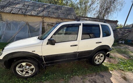 Chevrolet Niva I рестайлинг, 2003 год, 210 000 рублей, 9 фотография