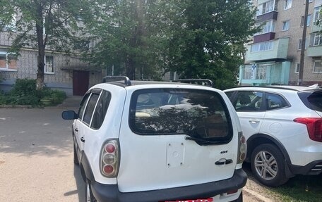 Chevrolet Niva I рестайлинг, 2003 год, 210 000 рублей, 2 фотография