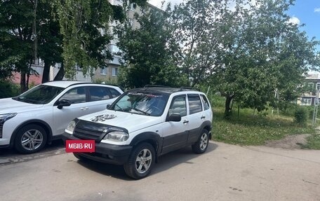 Chevrolet Niva I рестайлинг, 2003 год, 210 000 рублей, 5 фотография