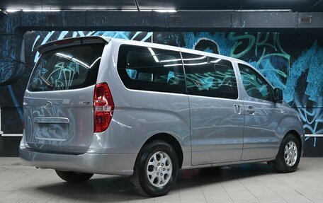 Hyundai Grand Starex Grand Starex I рестайлинг 2, 2014 год, 1 745 000 рублей, 4 фотография