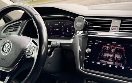 Volkswagen Tiguan II, 2019 год, 2 780 000 рублей, 8 фотография