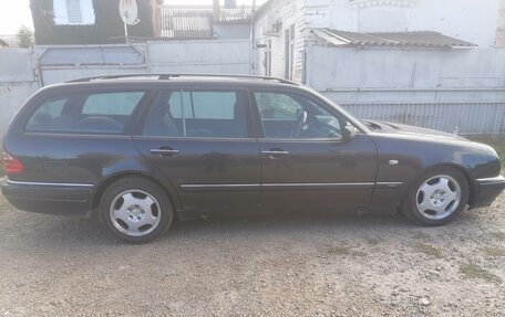 Mercedes-Benz E-Класс, 1997 год, 750 000 рублей, 3 фотография