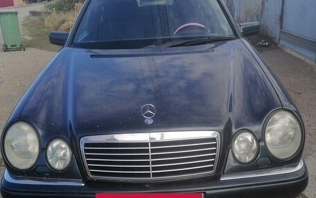 Mercedes-Benz E-Класс, 1997 год, 750 000 рублей, 2 фотография