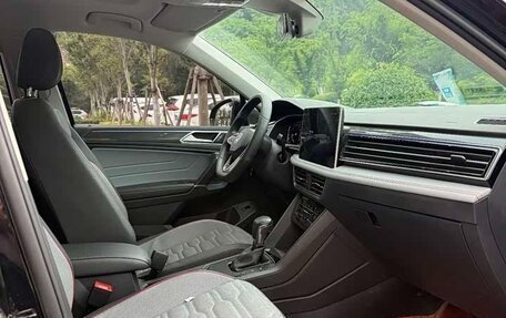 Volkswagen Tiguan II, 2022 год, 2 790 000 рублей, 8 фотография