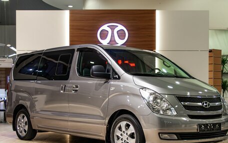 Hyundai Grand Starex Grand Starex I рестайлинг 2, 2014 год, 1 795 000 рублей, 3 фотография
