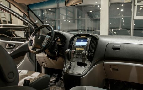 Hyundai Grand Starex Grand Starex I рестайлинг 2, 2014 год, 1 795 000 рублей, 14 фотография