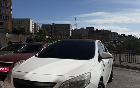 Opel Astra J, 2011 год, 779 999 рублей, 4 фотография