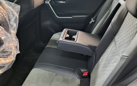 Toyota RAV4, 2025 год, 4 420 000 рублей, 12 фотография