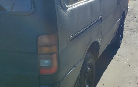 Toyota HiAce H100, 1997 год, 400 000 рублей, 11 фотография