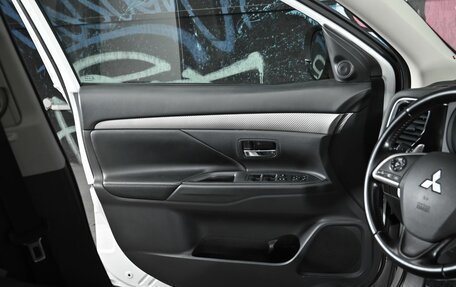 Mitsubishi Outlander III рестайлинг 3, 2014 год, 1 195 000 рублей, 7 фотография