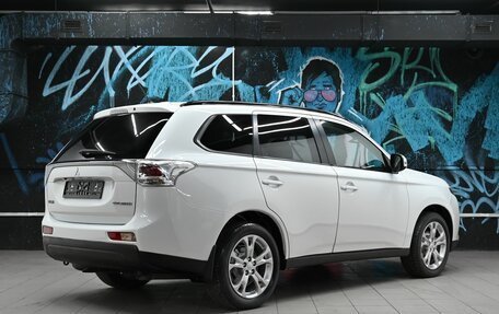 Mitsubishi Outlander III рестайлинг 3, 2014 год, 1 195 000 рублей, 4 фотография
